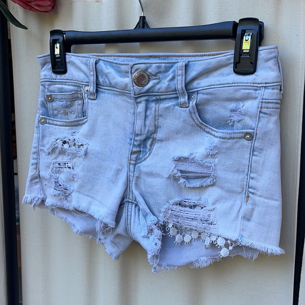 ❗️SOLD❗️AMERICAN EAGLE OUTFITTERS- RAW HEM LACE SHORTS 0 - Picture 2 of 10